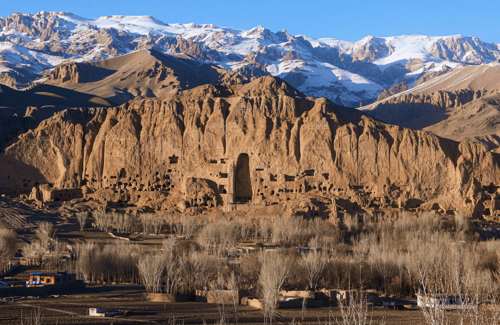 Guided trek near Band-e Amir